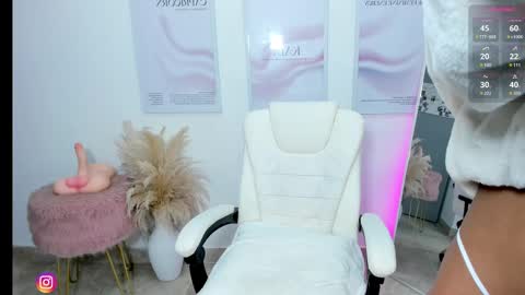 Snapshot of kaia_cam chatting on February 19, 2025, 11:17 am online show from February 19, 2025, 11:17 am