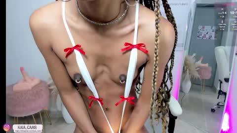 Snapshot of kaia_cam chatting on March 11, 2025, 11:44 am online show from March 11, 2025, 11:44 am