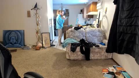 Kaiku77 online show from December 3, 2025, 5:44 pm