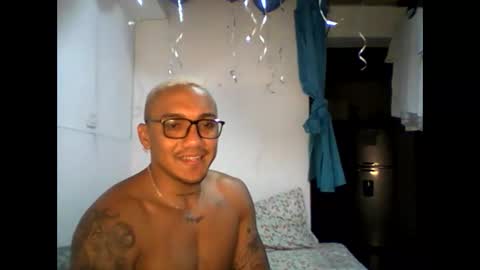 Snapshot of kail_1111 chatting on December 16, 2025, 5:01 am kail_1111 online show from December 16, 2025, 5:01 am