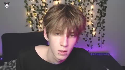 slutkai online show from November 5, 2025, 8:31 pm