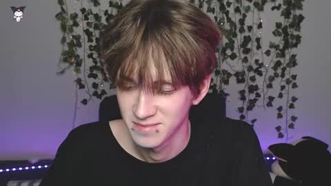 slutkai online show from November 8, 2025, 9:13 pm