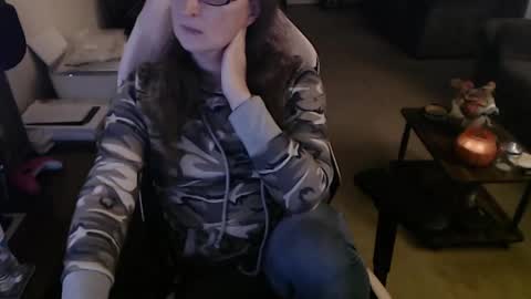 Camprincess331 online show from October 31, 2025, 1:17 am