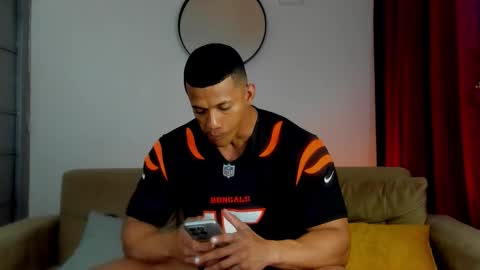 kale thomson online show from November 9, 2025, 11:03 pm