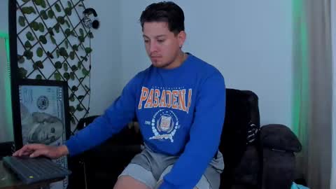Snapshot of kaledd_musclee chatting on September 9, 2025, 6:18 pm Kaledd musclees room Master online show from September 9, 2025, 6:18 pm