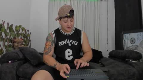 Snapshot of kaledd_musclee chatting on October 22, 2025, 5:19 am Kaledd musclees room Master online show from October 22, 2025, 5:19 am
