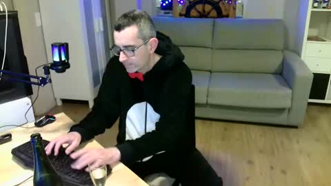 Snapshot of kalem48 chatting on January 3, 2025, 11:33 pm MusicMen49 online show from January 3, 2025, 11:33 pm