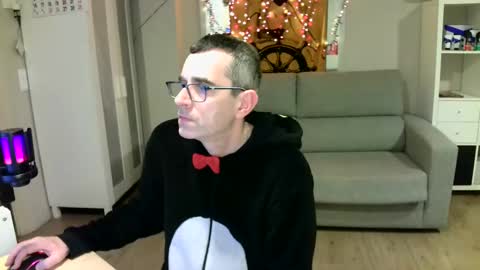 Snapshot of kalem48 chatting on January 9, 2025, 11:24 pm MusicMen49 online show from January 9, 2025, 11:24 pm