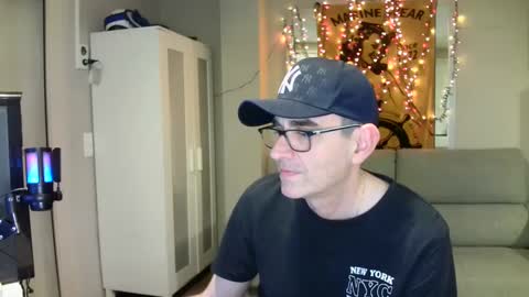 Snapshot of kalem48 chatting on February 16, 2025, 12:41 am MusicMen49 online show from February 16, 2025, 12:41 am