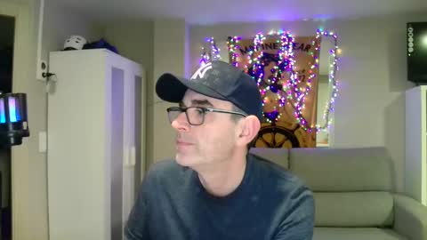 Snapshot of kalem48 chatting on February 18, 2025, 3:53 am MusicMen49 online show from February 18, 2025, 3:53 am