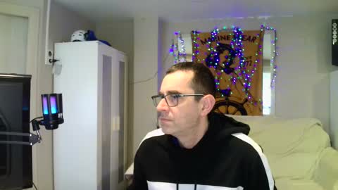 Snapshot of kalem48 chatting on February 23, 2025, 2:35 pm MusicMen49 online show from February 23, 2025, 2:35 pm