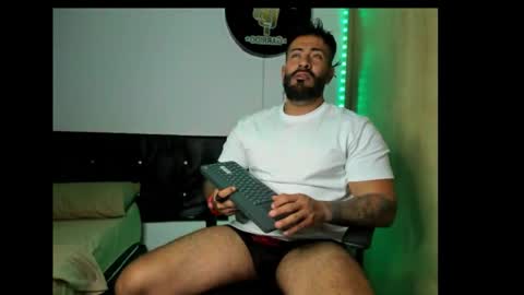 Snapshot of kaleth_price chatting on November 13, 2025, 8:52 pm Kaleth Price online show from November 13, 2025, 8:52 pm