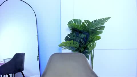 Snapshot of kalibloom_ chatting on February 4, 2026, 11:31 pm Kali Bloom online show from February 4, 2026, 11:31 pm