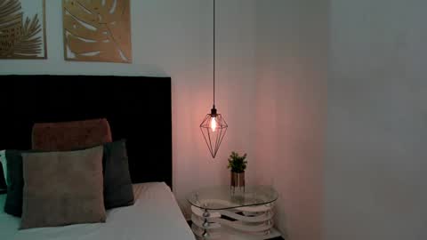 Snapshot of kalimonroee chatting on February 6, 2025, 11:43 am KaliMonroe online show from February 6, 2025, 11:43 am