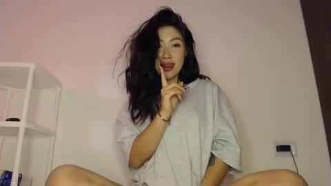 Snapshot of kalindi_ chatting on January 17, 2025, 4:15 pm ONLY FANS cami0777 FANSLY Camilabcruz777 instagram online show from January 17, 2025, 4:15 pm