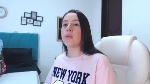 Kamilalopez online show from February 11, 2025, 10:18 pm