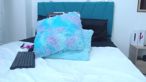 Kamilalopez online show from February 12, 2025, 2:14 am