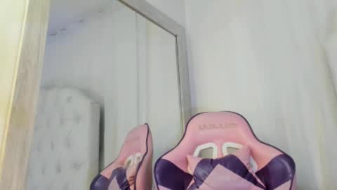    online show from February 11, 2025, 3:08 pm