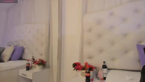    online show from September 12, 2025, 12:38 pm