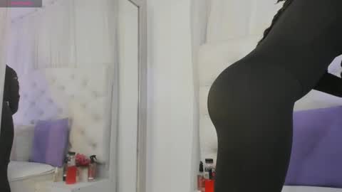    online show from November 3, 2025, 2:07 pm