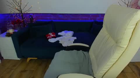 kamilahot25 online show from December 23, 2025, 6:33 am