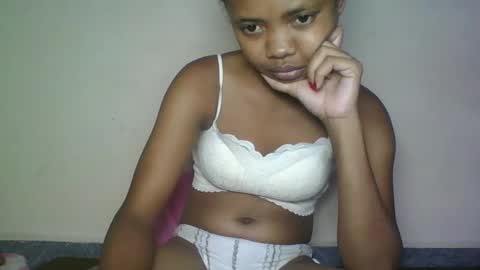 Snapshot of kamillah69 chatting on February 21, 2026, 5:03 pm kamillah69 online show from February 21, 2026, 5:03 pm