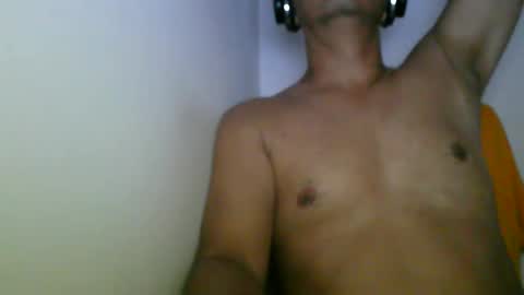 Snapshot of kamilo69_ chatting on January 8, 2026, 3:20 am Kamilo online show from January 8, 2026, 3:20 am