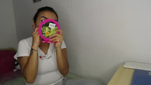 Snapshot of kammy_cami chatting on October 22, 2025, 8:52 pm kammy   y   camila online show from October 22, 2025, 8:52 pm