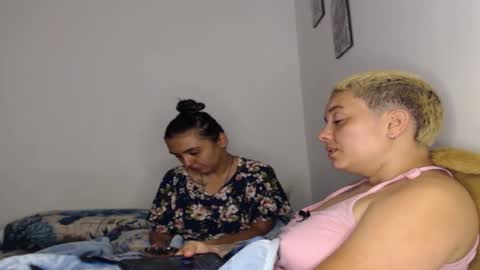 kammy   y   camila online show from February 6, 2026, 11:24 am