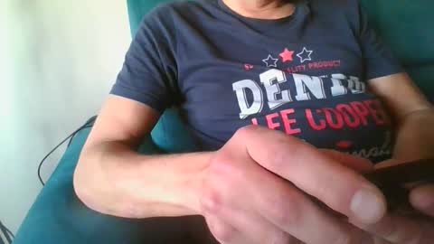 Snapshot of kanaletto chatting on December 16, 2025, 1:27 pm Mario online show from December 16, 2025, 1:27 pm