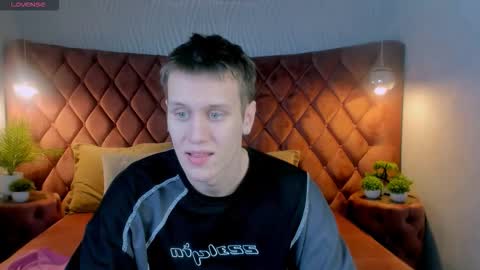 Snapshot of kane_wolfs chatting on October 4, 2025, 2:15 pm Kane online show from October 4, 2025, 2:15 pm