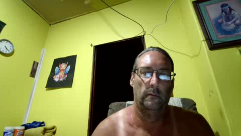 Snapshot of kansasfarmer1 chatting on October 15, 2025, 9:20 am kansasfarmer1 online show from October 15, 2025, 9:20 am