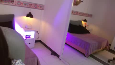 Snapshot of kaoryy_1 chatting on December 1, 2025, 11:37 am kaoryy_1 online show from December 1, 2025, 11:37 am