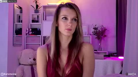 Julia online show from October 14, 2025, 10:21 pm