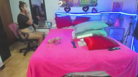 Snapshot of karen_milf_2 chatting on December 10, 2024, 3:09 am Karen online show from December 10, 2024, 3:09 am