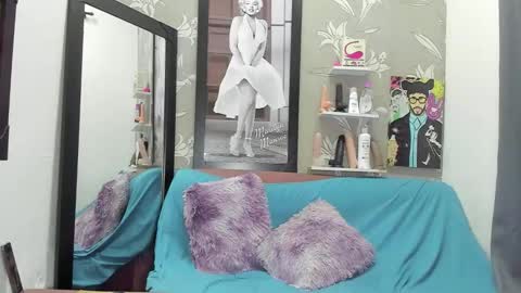 Snapshot of karenbis chatting on February 13, 2026, 9:00 pm Karen online show from February 13, 2026, 9:00 pm