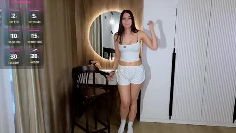 Lina online show from May 14, 2026, 1:34 am