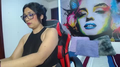 Snapshot of karime_sexygirl chatting on January 8, 2025, 5:48 pm Karime online show from January 8, 2025, 5:48 pm