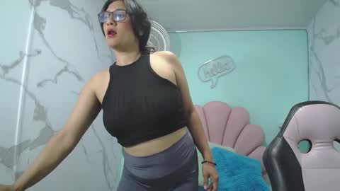 Snapshot of karime_sexygirl chatting on January 16, 2025, 2:19 pm Karime online show from January 16, 2025, 2:19 pm
