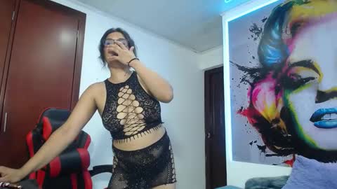 Snapshot of karime_sexygirl chatting on January 17, 2025, 10:34 pm Karime online show from January 17, 2025, 10:34 pm