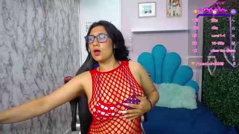 Snapshot of karime_sexygirl chatting on February 14, 2025, 11:42 pm Karime online show from February 14, 2025, 11:42 pm