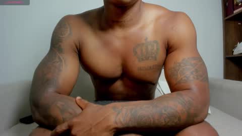 Snapshot of karimthompson chatting on October 30, 2025, 1:23 pm Karim online show from October 30, 2025, 1:23 pm