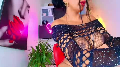 Snapshot of karina4squirt chatting on December 23, 2024, 5:00 pm karina4squirt online show from December 23, 2024, 5:00 pm