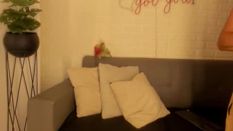 Snapshot of karina_gomez_18 chatting on January 13, 2026, 11:48 am Kari online show from January 13, 2026, 11:48 am