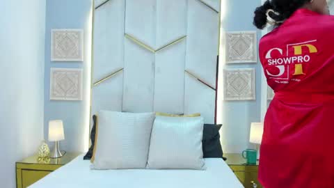 karinaacox online show from March 30, 2026, 12:39 pm