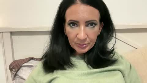 Snapshot of karinablair chatting on December 29, 2024, 1:02 am Karina online show from December 29, 2024, 1:02 am