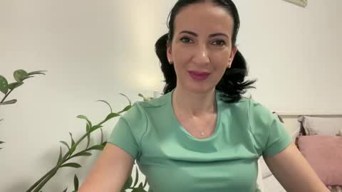 Snapshot of karinablair chatting on February 18, 2025, 1:43 am Karina online show from February 18, 2025, 1:43 am
