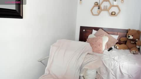 Karina online show from February 7, 2025, 6:24 pm