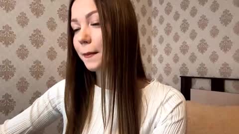 Violet online show from October 14, 2025, 3:40 am