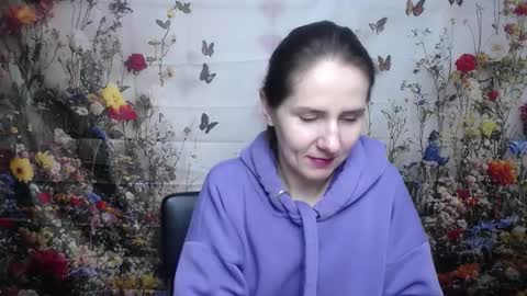 Snapshot of karinaswann chatting on October 1, 2025, 5:35 am KarinaSwann online show from October 1, 2025, 5:35 am